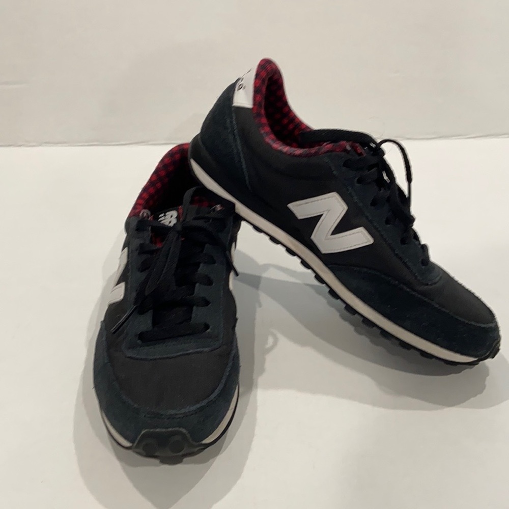 Women New Balance 410 black & plaid inside